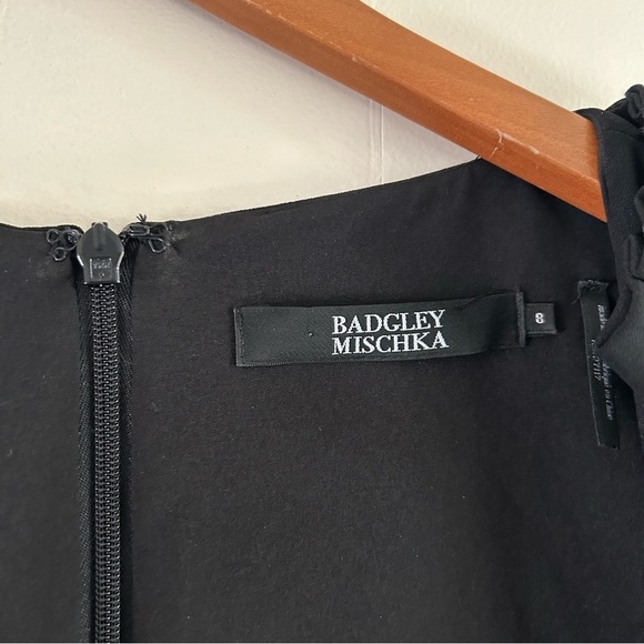 Badgley Mischka Tulip Shoulder Sheath Dress in Black sz‎ 8 - Picture 4 of 6
